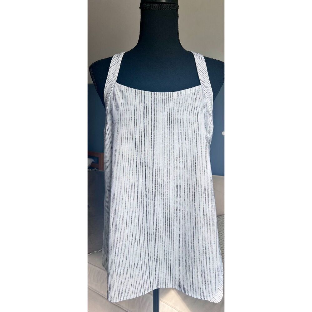 Woman’s Athleta Arrival Tank in Amara White and Black Stripes Size M